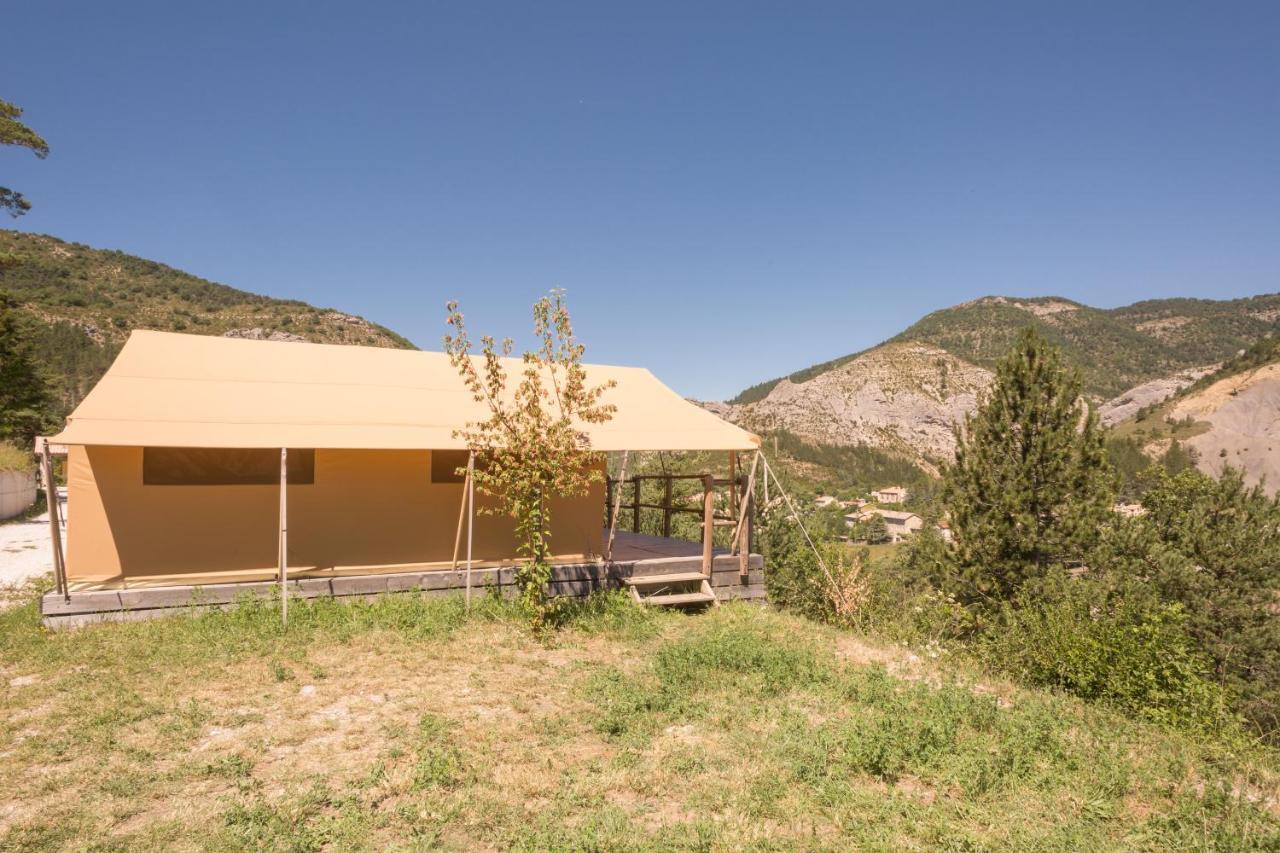 Camping Les Princes D'Orange Hotell Orpierre Exteriör bild