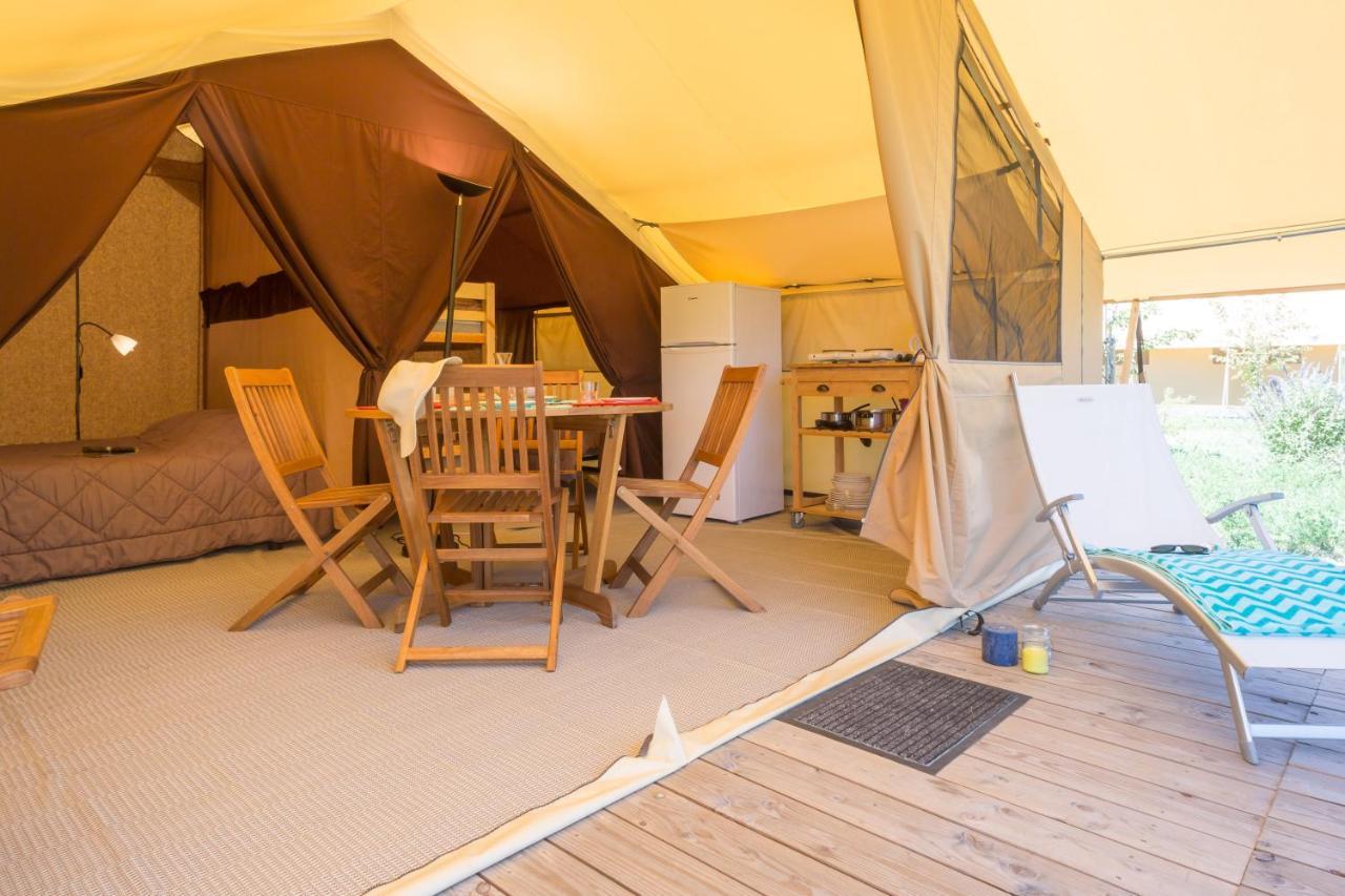 Camping Les Princes D'Orange Hotell Orpierre Exteriör bild