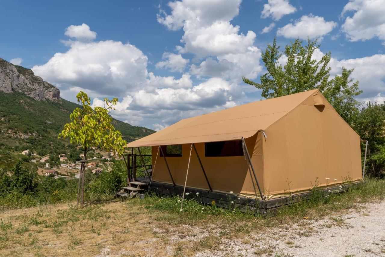 Camping Les Princes D'Orange Hotell Orpierre Exteriör bild