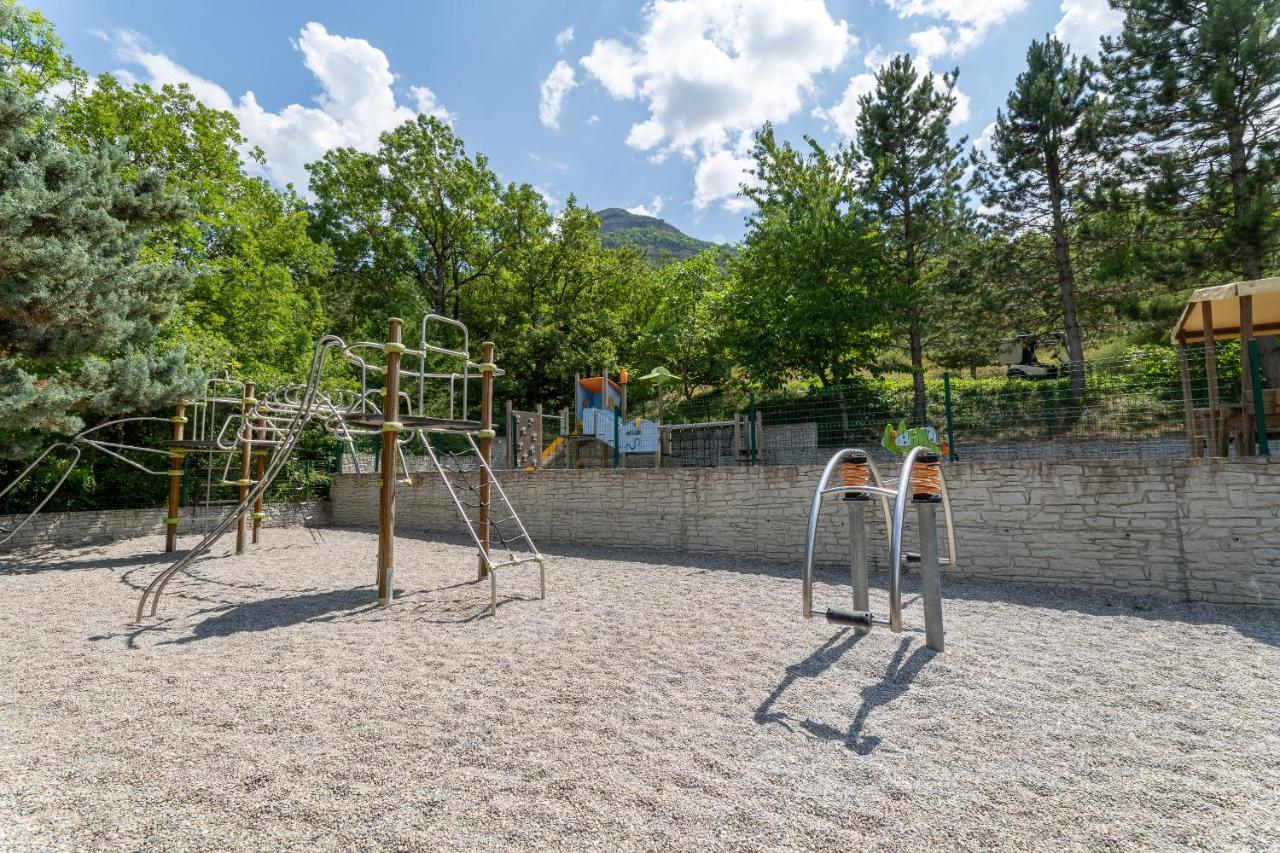 Camping Les Princes D'Orange Hotell Orpierre Exteriör bild