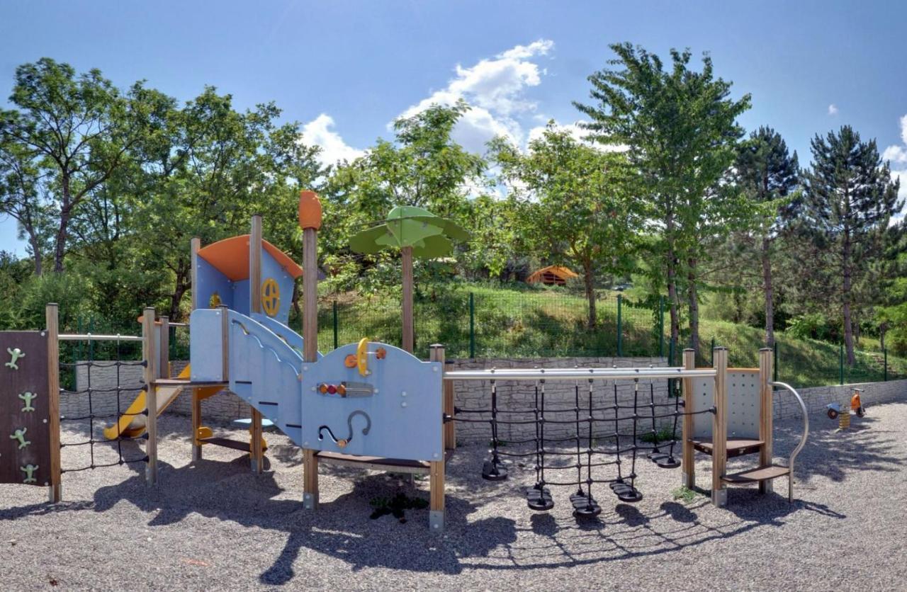Camping Les Princes D'Orange Hotell Orpierre Exteriör bild